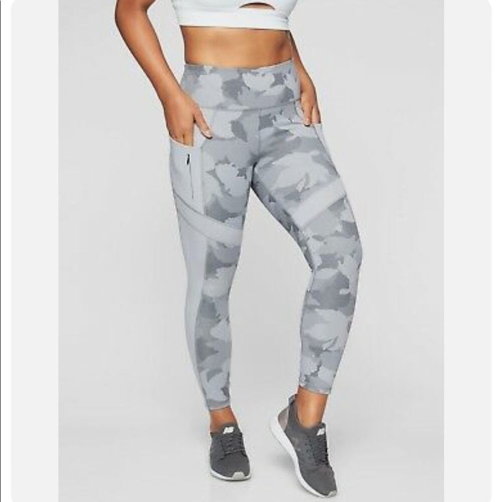 Athleta All In Camo 7/8 Length Leggings Cobblestone Grey Heather Size Small